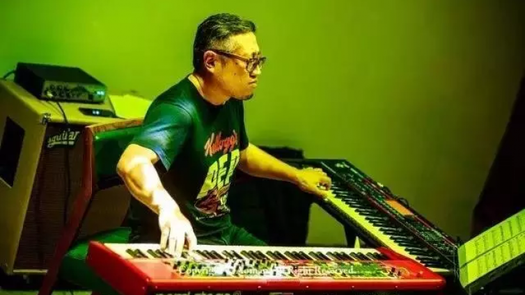 爵士乐中小调II-V-I的弹法以及八分音符的变化 | 黄健怡爵士钢琴2